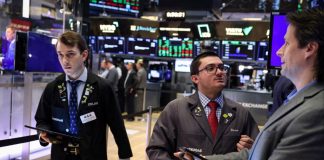 Stocks pause as key inflation data eyed