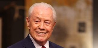 At the age of 76, Jerry Savelle, a televangelist known for preaching the prosperity gospel, has passed away.
